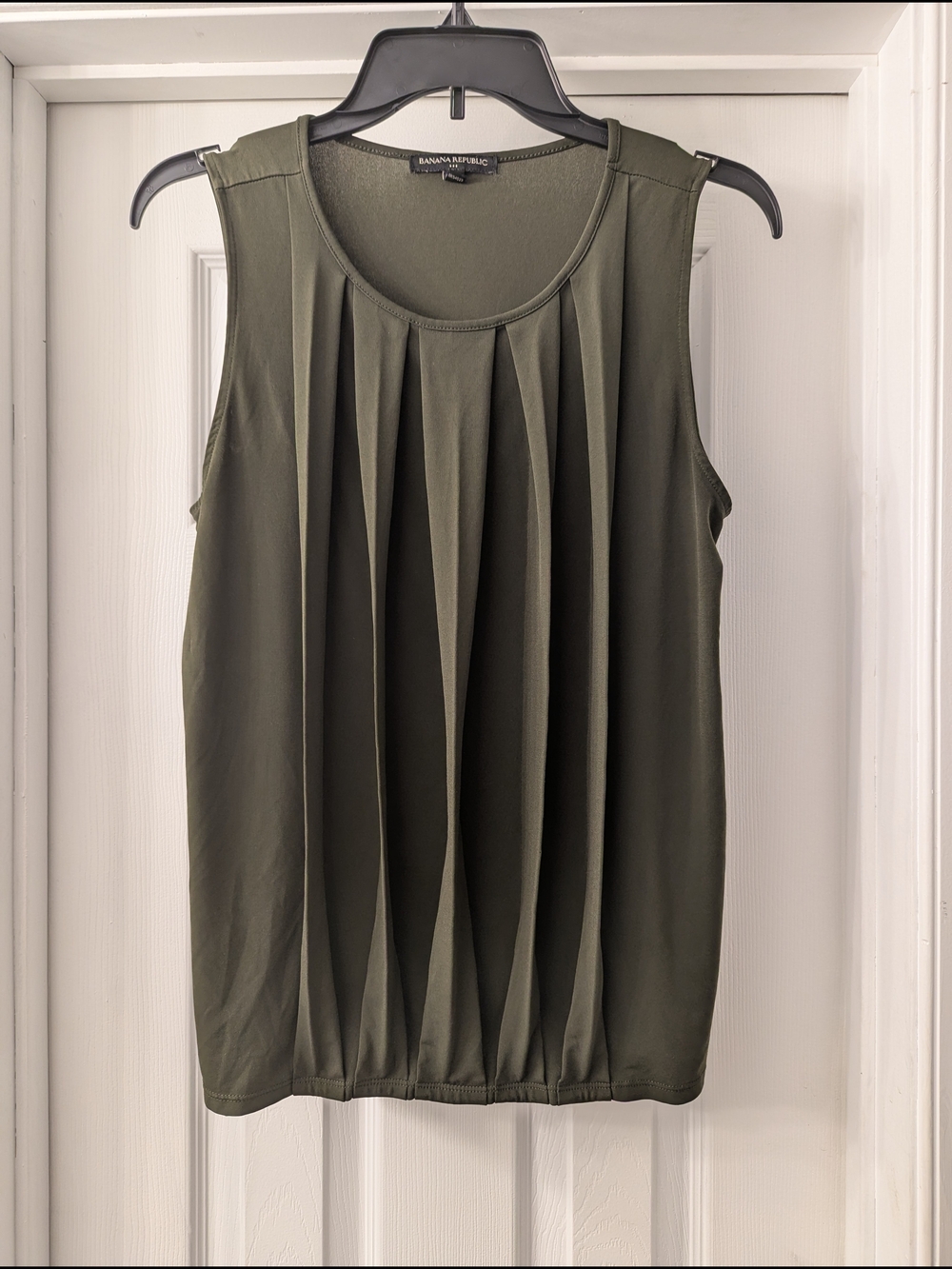Banana Republic Olive Pleated Sleeveless Camisole